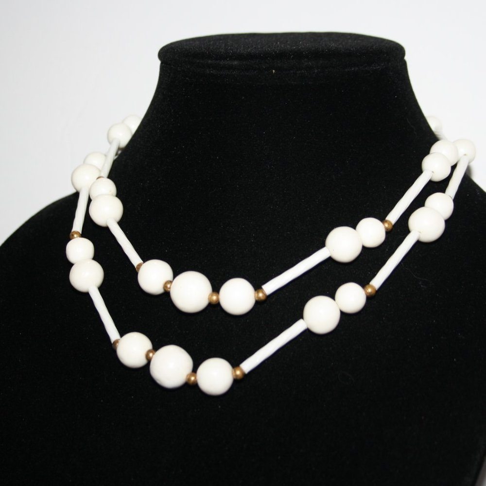Vintage white and gold layered necklace 15-18"